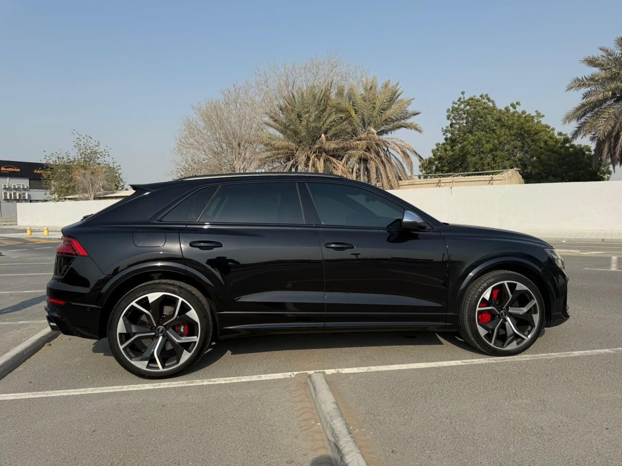 Audi RSQ8