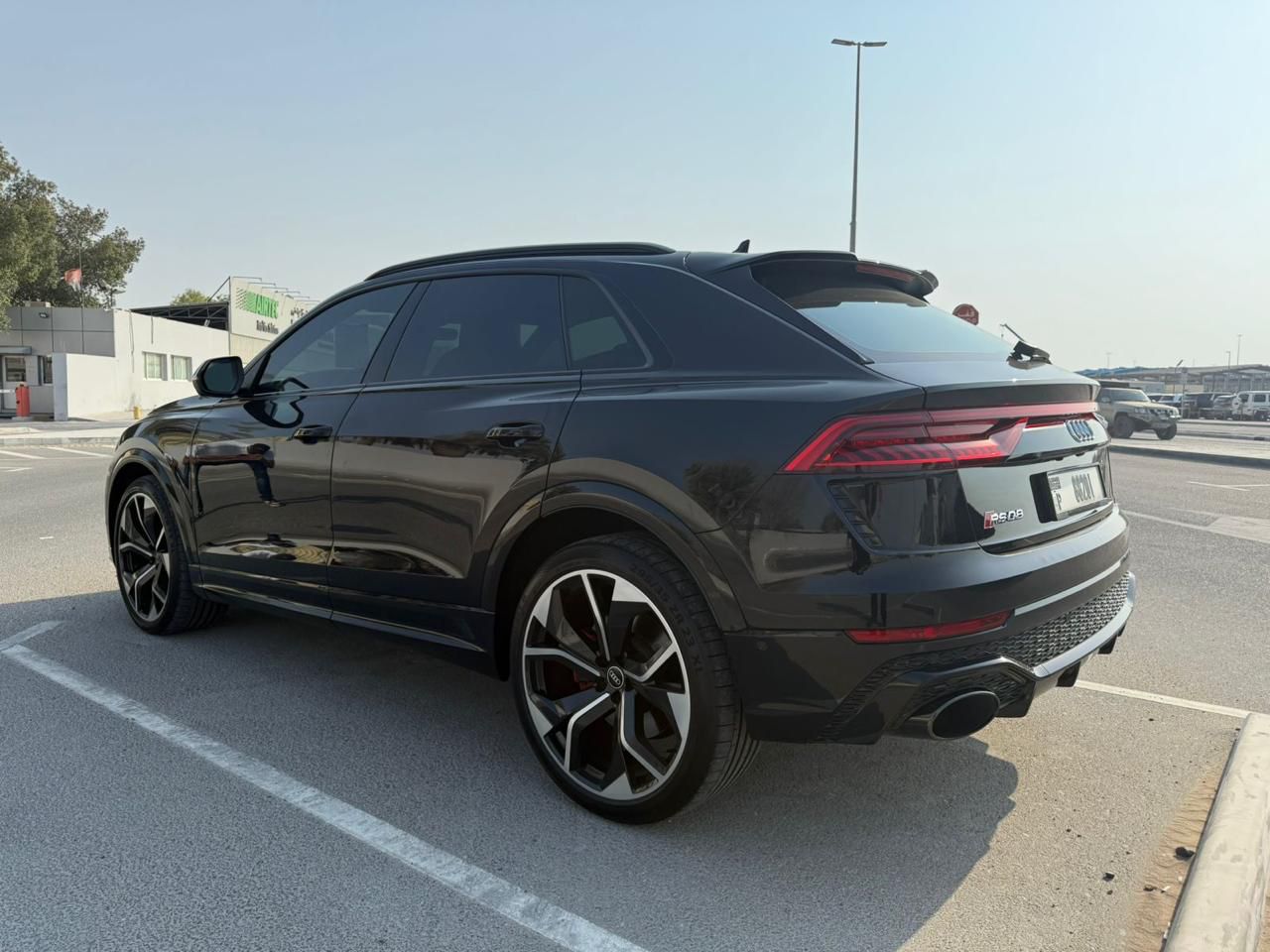 Audi RSQ8