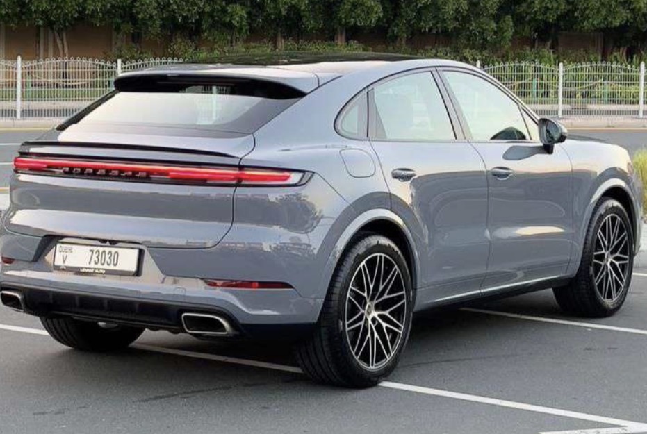 Porsche Cayenne Gris (2024)
