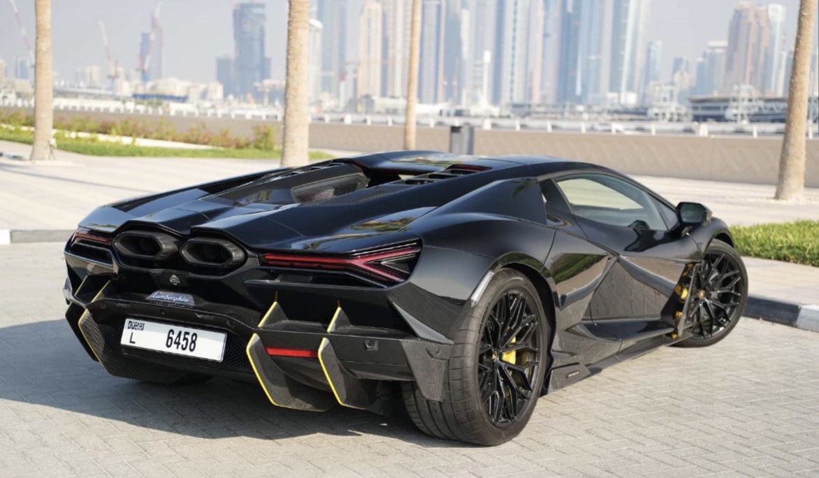 Lamborghini Revuelto