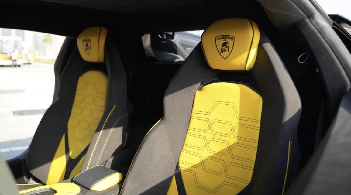 Lamborghini Revuelto