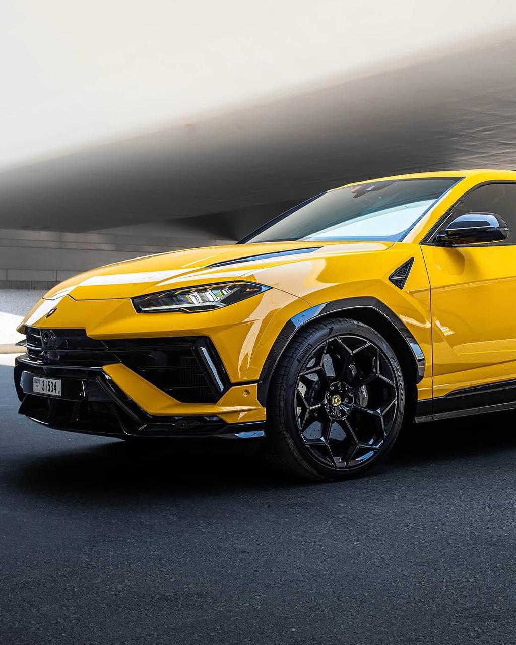 Urus performance jaune