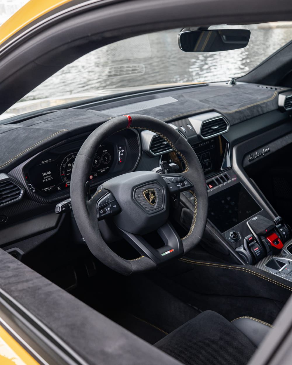 Urus performance jaune