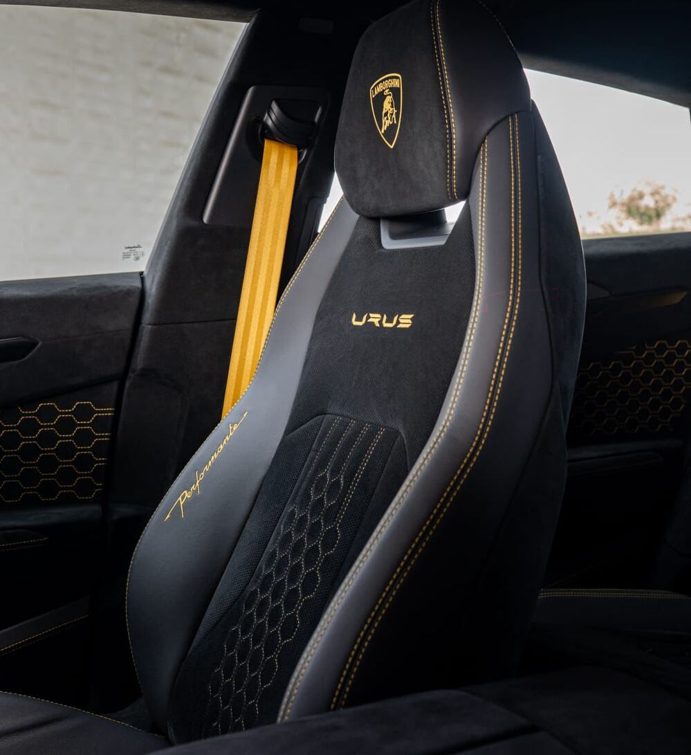 Urus performance jaune